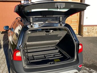 Prodám vůz Volvo XC70 2.4 D5 AWD Summum - 17