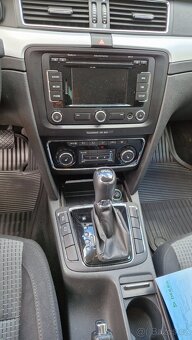 ŠKODA SUPERB 2.0 TDI 103 KW.DSG.XENONY.NAVI.NOVÉ ROZVODY. - 17