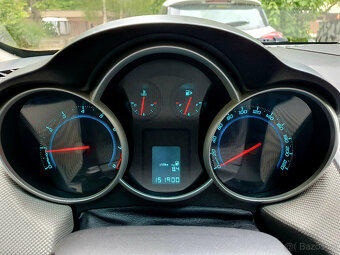 Chevrolet Cruze 1,6 91kw 2012 ČR serviska 151 900 km - 17