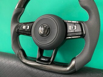 VOLKSWAGEN VOLANT KARBON - PERFOROVANA KOŽA - BIELE ŠITIE - 17