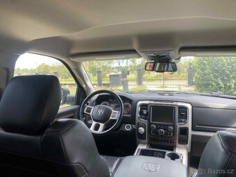 Dodge RAM 1500 Laramie 5.7 HEMI CrewCab2014--4x4--tažné 3.5t - 17