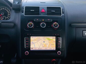 Volkswagen Touran 1.6TDI MANUÁL KAMERA VÝHŘEV TAŽNÉ SERVISKA - 17