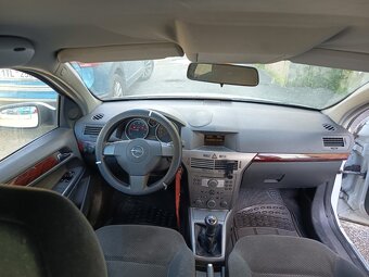 OPEL Astra Caravan 1,7CDI Elegabce - 17