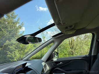 Zafira 2.0CDTi,Cosmo ,121kw, 7míst,Automat,Top,2013 - 17