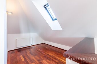 Výjimečný dvoupatrový loftový byt o rozloze 204 m s jedinečn - 17