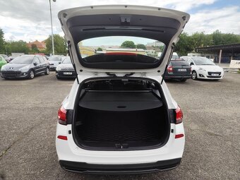 Hyundai i30.Comfort,1.6CRDI.85kw.R.V.1/2022.Km 80 200 - 17