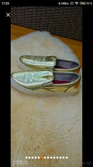 Pohodlné botky slip on zn.Armani Jeans,v.39 - 17