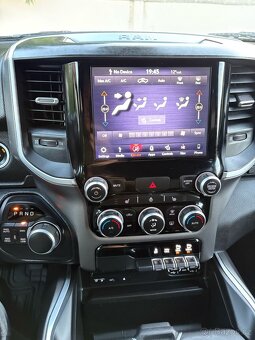 Dodge RAM 5.7 4x4 TUNING, SPORT, BLACK EDITION - 17