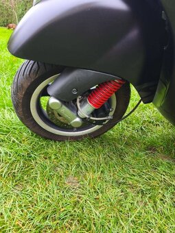 Vespa GTS 300i.e. Super (2011) velmi pěkná, 15tis.km, kufr, - 17
