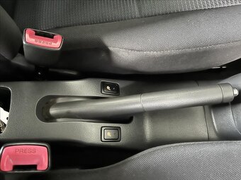 Suzuki Swift 1,3 GLX  4x4 (2010) - 17