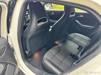 Mercedes Benz GLA200d 4matic - 17