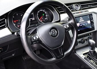 Volkswagen Passat 2.0TDi COMFORTLINE DSG ACC 1M - 17