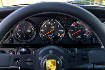 Porsche 911 930 Turbo - 17