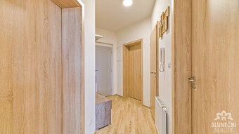 Pronájem bytu 3+kk s vyhrazeným parkovacím stáním, 85 m², Uh - 17
