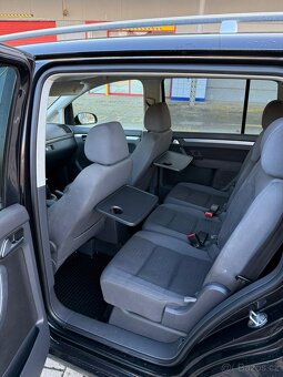 Volkswagen Touran 2.0 TDi FACELIFT MOŽNO NA SPLÁTKY - 17