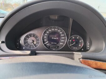 Mercedes Benz E220 - 17