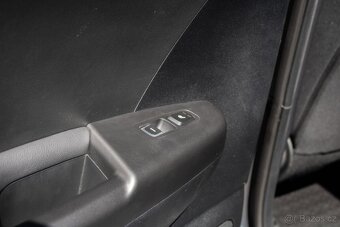 Kia Sportage 1.6 CRDi 100kW Mild Hybrid 48V AT Black Edition - 17