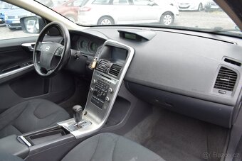 Volvo XC60 D5 2.4D 4X4/TAŽNÉ/AUT/NEJEDE/ - 17
