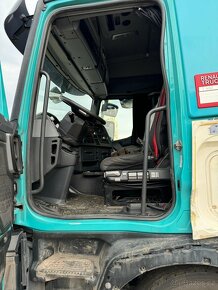 Renault T 345kw rv:2015/2 havarovane lehce na předek - 17