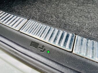Škoda Superb Sportline 2.0 TDI 140 kW DSG, PANO.,WEBA. - 17
