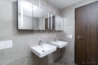 Pronájem bytu 4+kk (116m²) s předzahrádkou v novostavbě na u - 17
