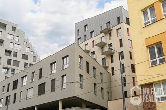 Pronájem, Byty 2+kk+2 balkony + parkovací místo,  65 m2 - Li - 17