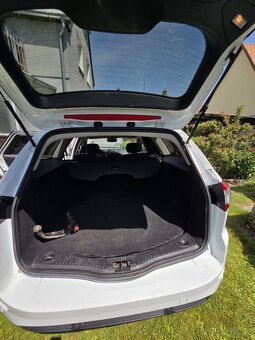 Ford Mondeo 1.6 nafta r.v.2012 - 17