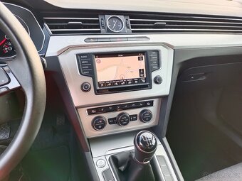 VOLKSWAGEN PASSAT 1.6 TDI, NAVI,LED,PRAV.SERVIS - 17