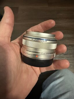 Olympus OM-D E-M5 s příslušenstvím - 17