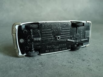 RETRO autíčka 1:43 - 17