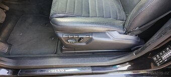 Volvo XC90 2.4 D5 147kw 7míst Momentum 2011 Alcantara - 17