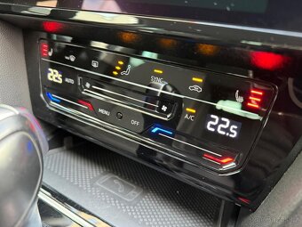 VW Passat B8 Variant 2.0 TDI 110kW DSG - záruka Autodraft - 17