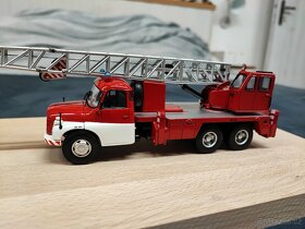TATRA T148 autojeřáb hasičský vůz 1:43 Schuco - 17