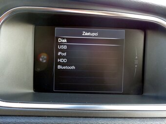 Volvo V40, 2,0 D3 POLESTAR Kinetic SERV.KNÍŽKA - 17