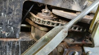 Zahradní traktor (sekačka) s motorem 17.5hp - 17