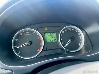 Škoda Fabia 1.4i 16V 63kW VÝHŘEV Tempomat AUX 86 000km - 17