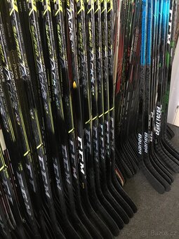 Kompozitová hokejka CCM, WARRIOR - 17