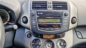 Toyota RAV4 2,2 D-4D 150 Lux 4x4 Odpočet DPH - 17