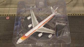 Airbus 346 Iberia celokov 1:200 Phoenix - 17