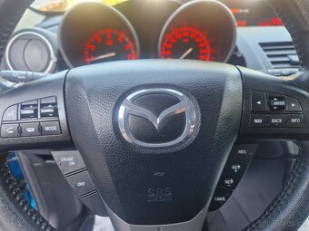MAZDA 3  2.0 BENZÍN - 17
