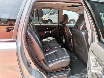 Volvo XC90 2.4 D5 136kw AUT 4x4 7míst - 17