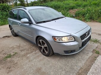 Volvo V 50 2.0 Diesel 100kw Kombi Automat Klima/Na opravu//. - 17