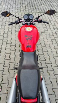 Ducati Monster 695 - 17