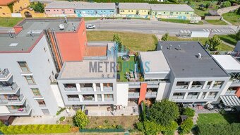 Prostorný a světlý byt 3+kk s obrovskou terasou, balkónem, p - 17