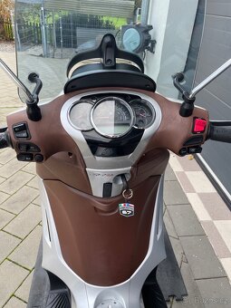 Piaggio Beverly 300 i.e. rok 2016 - 17