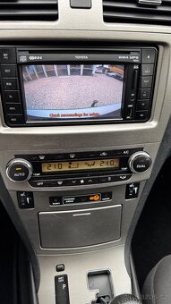 Toyota Avensis 2.2d 110kw automat, navi, kombi - 17