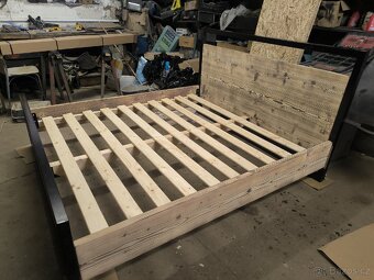 Masivní postel 180x200 - 17