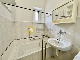 Prodej prostorného byt 2+1, balkon, komora, sklep, Strakonic - 17