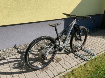 Canyon Neuron 7 AI trail-bike ve skvělém stavu  L - 17