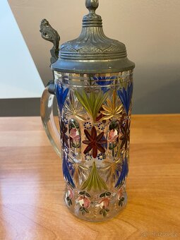 Sběratel nabízí staré korbele s cínovými víčky - 17